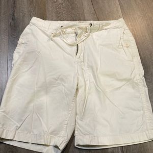 JCrew Mens White Shorts in Size 33